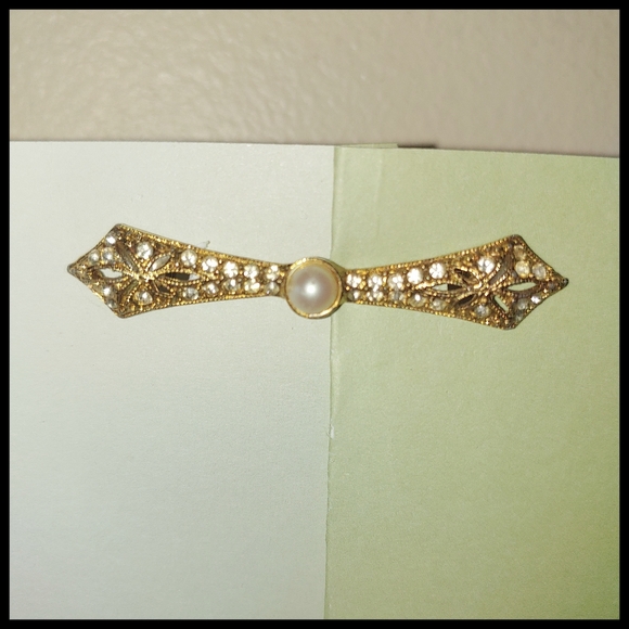 Vintage Rhinestone and Faux Pearl Bar Brooch - Picture 4 of 7